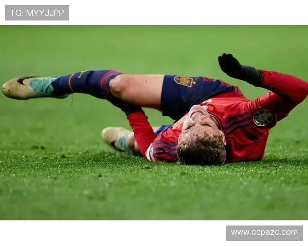 加维右膝前十字韧带受伤,巴萨小将的复健之路将面临挑战 加维右膝前十字韧带受伤,巴萨小将的复健之路将面临挑战